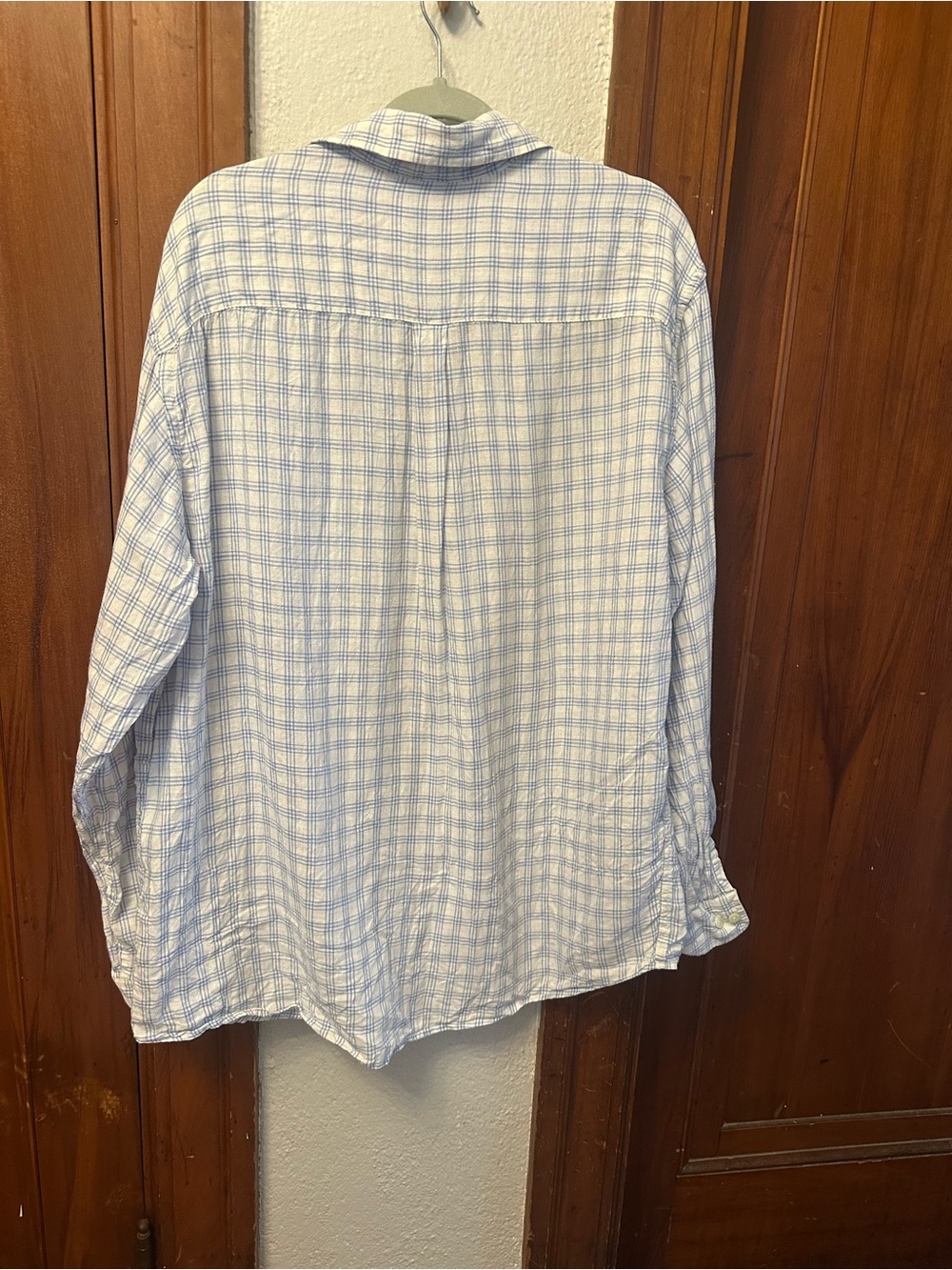 GAP Men's or Women’s White and Light Blue Plaid Button-Down Shirt 100% linen - Picture 2 of 3